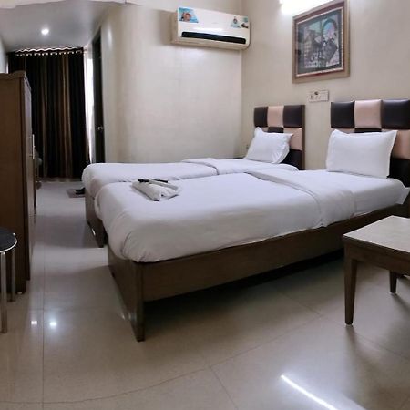 סוראט Hotel Zenith מראה חיצוני תמונה