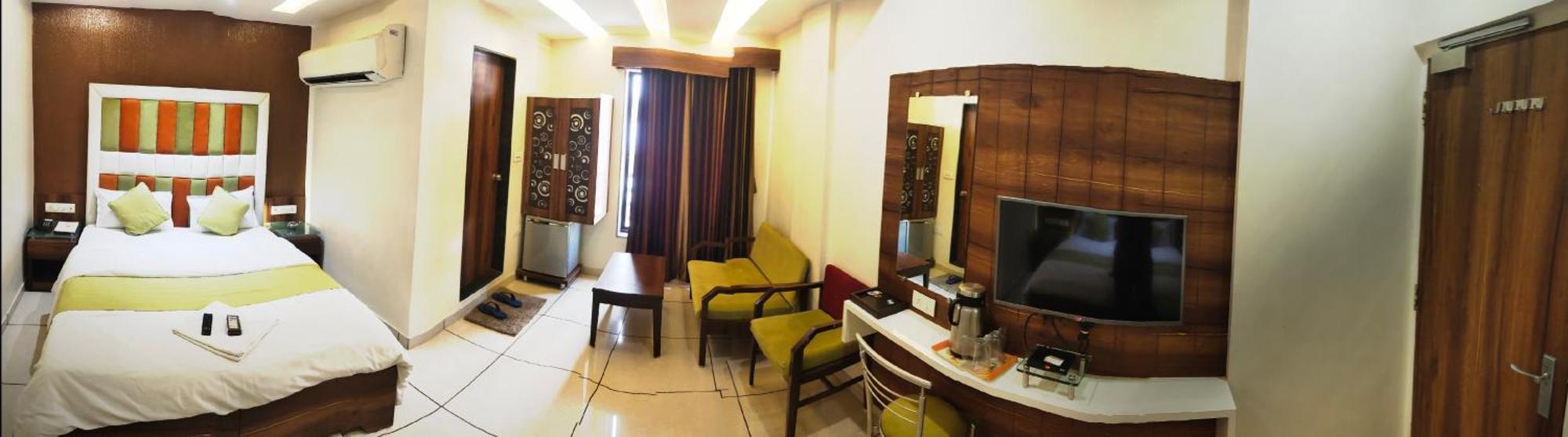 סוראט Hotel Zenith מראה חיצוני תמונה