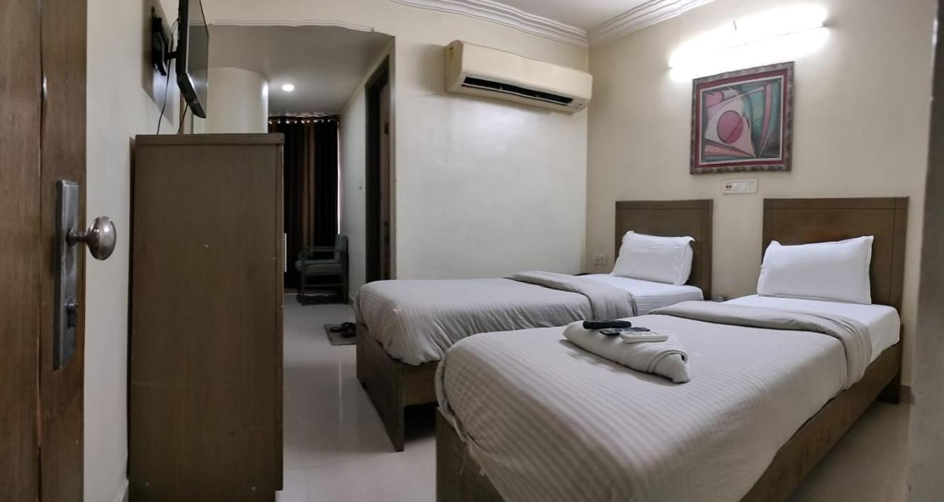 סוראט Hotel Zenith מראה חיצוני תמונה