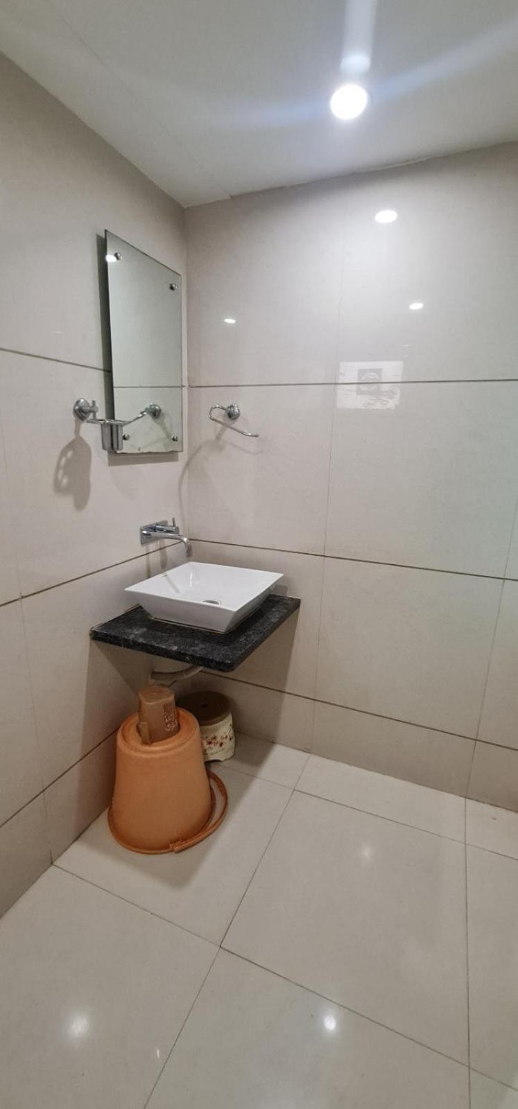 סוראט Hotel Zenith מראה חיצוני תמונה
