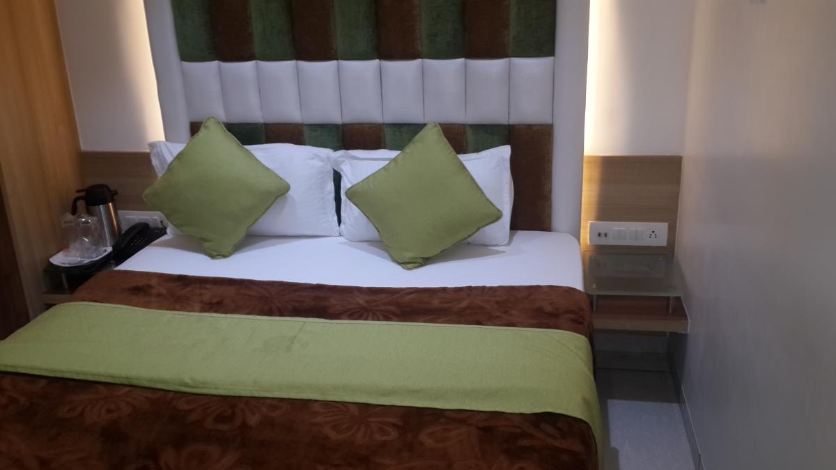 סוראט Hotel Zenith מראה חיצוני תמונה