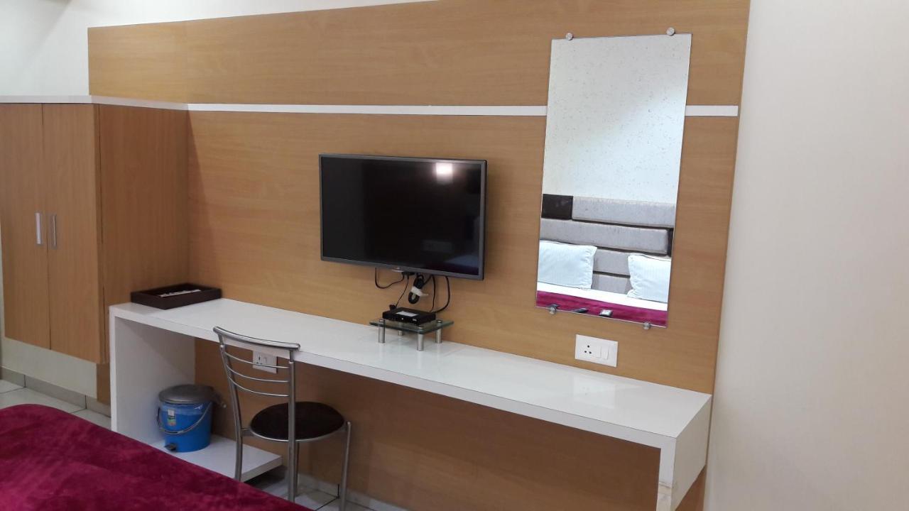 סוראט Hotel Zenith מראה חיצוני תמונה